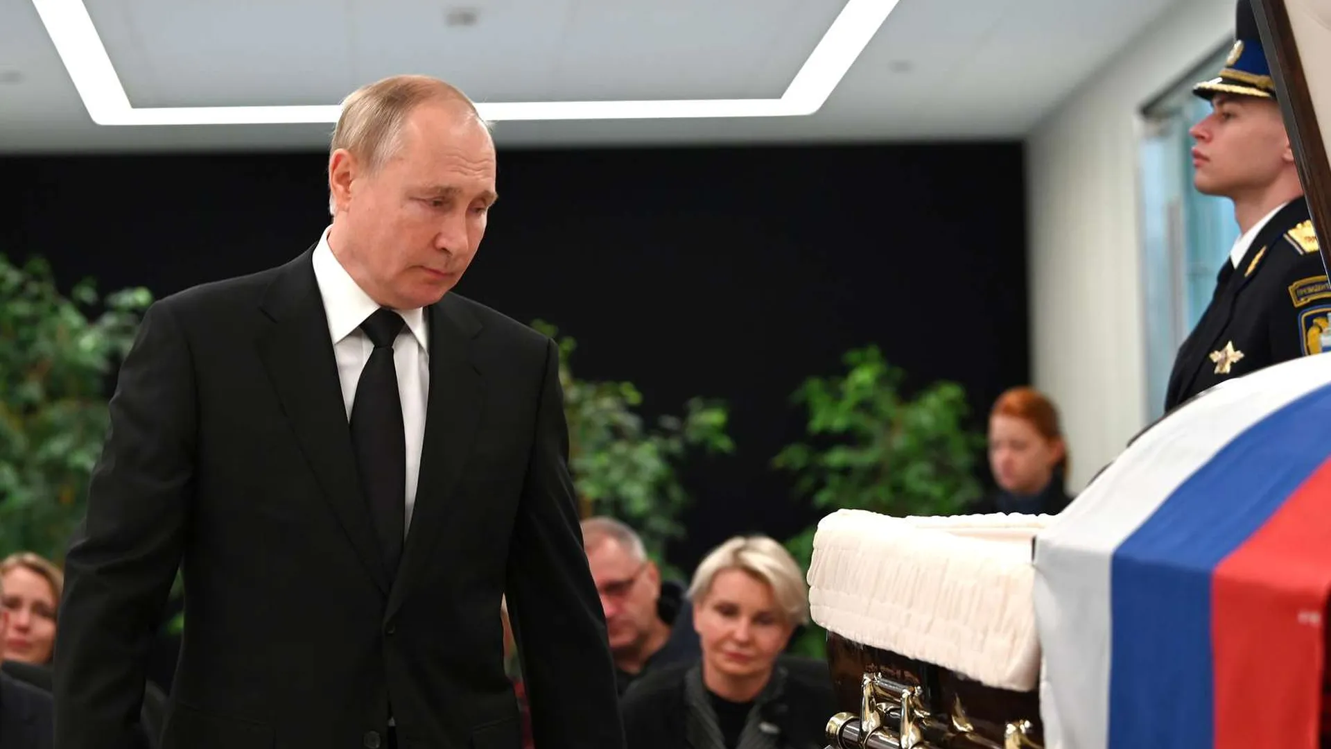 Президент Путин приехал проститься с главой МЧС Евгением Зиничевым
