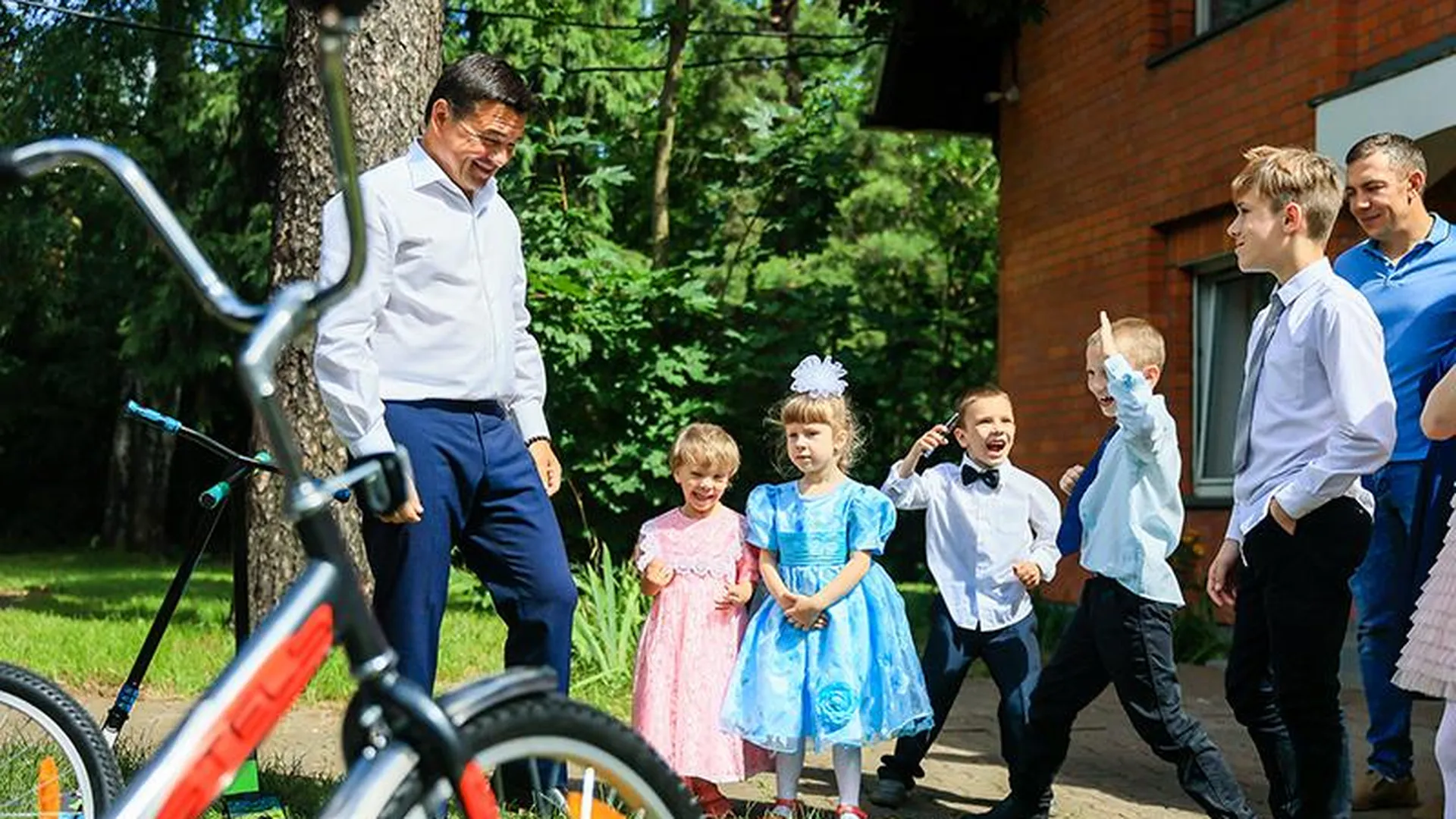 Андрей Воробьев: 60 детей из ЛДНР нашли семью в Подмосковье 