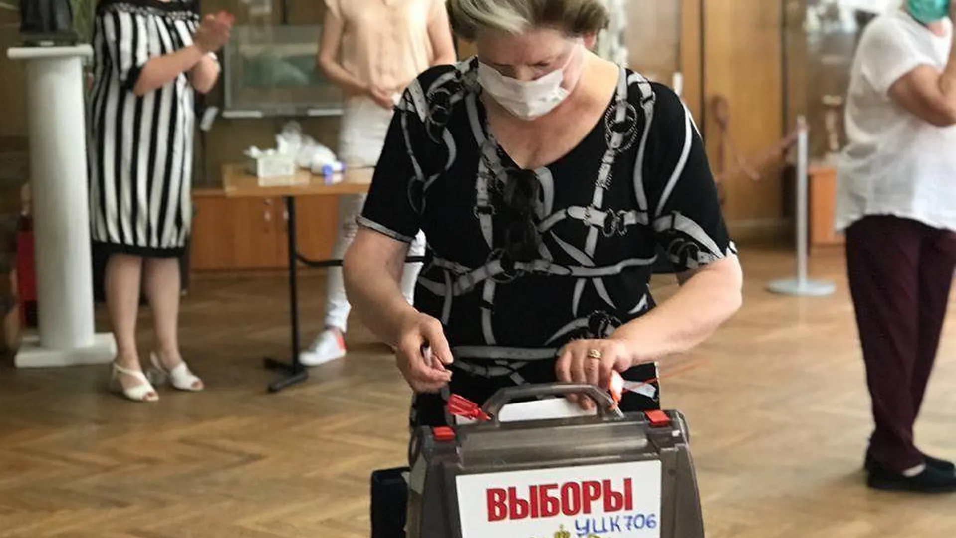 Валентина Терешкова проголосовала по поправкам к Конституции в Звездном Городке