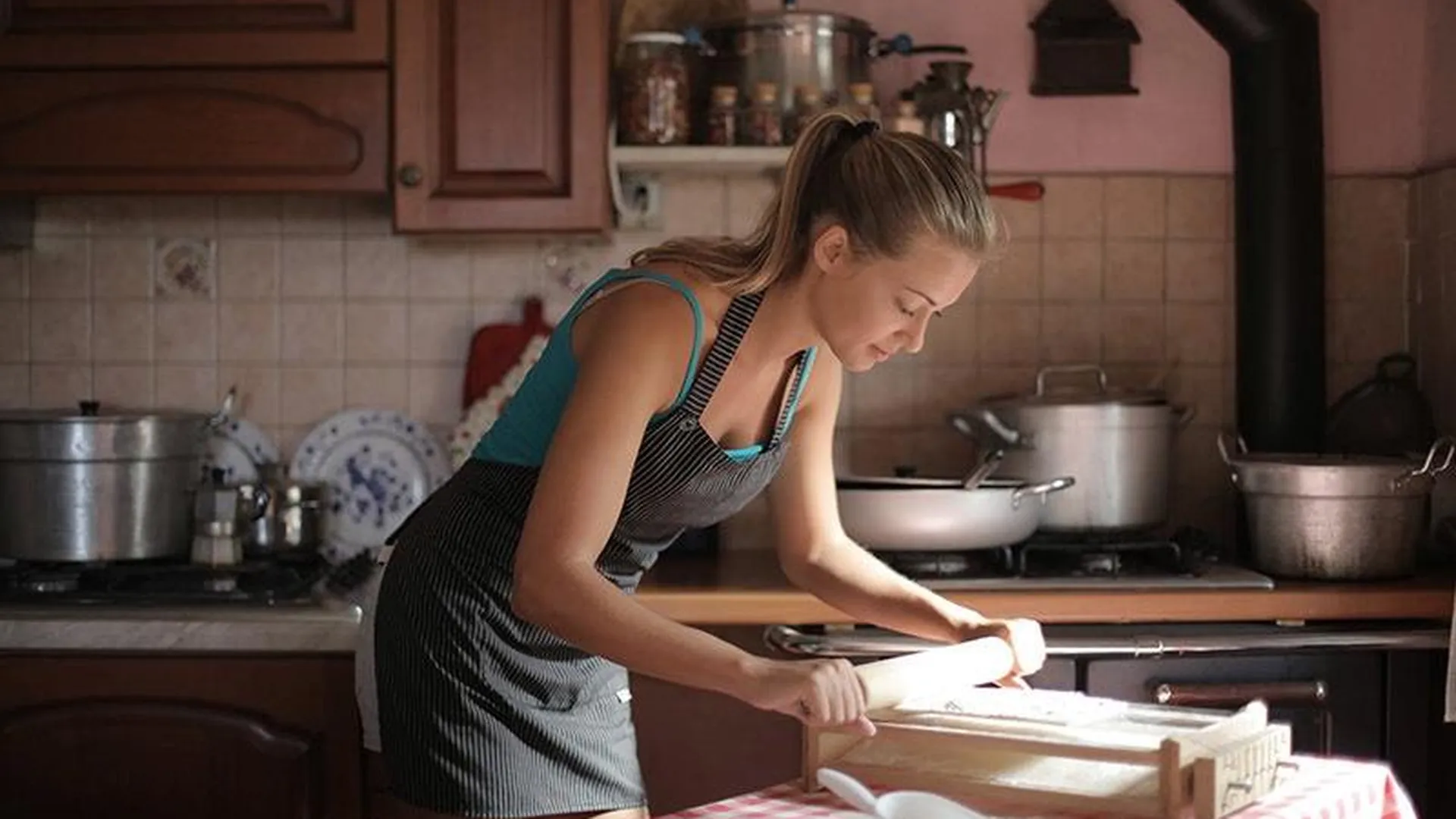 Жители Подмосковья вдохновенно занимаются кулинарией на самоизоляции